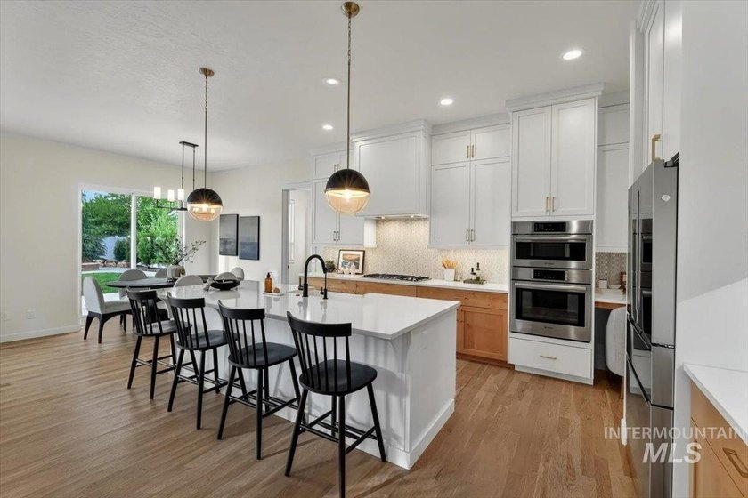Better than new in coveted Dry Creek Ranch, this impeccably - photo 6