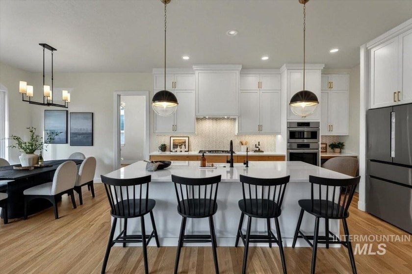 Better than new in coveted Dry Creek Ranch, this impeccably - photo 7