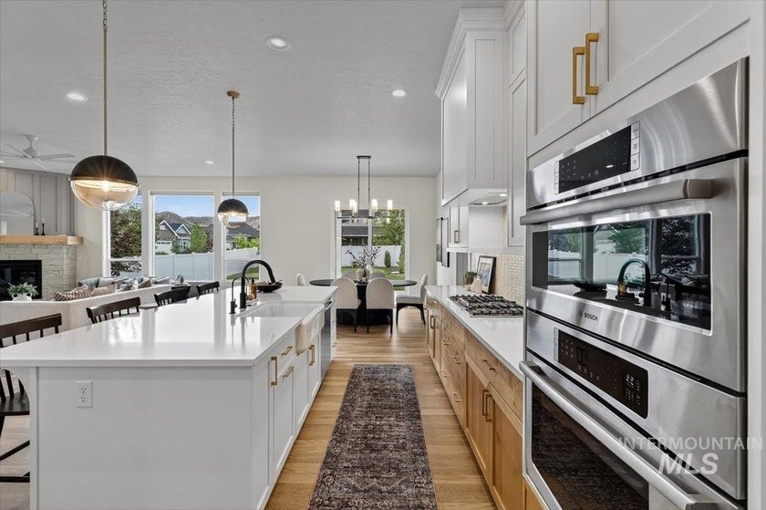 Better than new in coveted Dry Creek Ranch, this impeccably - photo 10