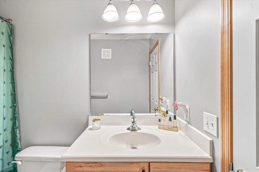 Welcome to this charming 4-bedroom, 4-bathroom home located on a - photo 31