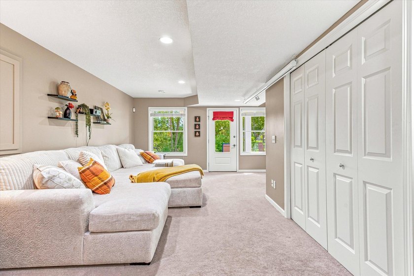 Welcome to this charming 4-bedroom, 4-bathroom home located on a - photo 36