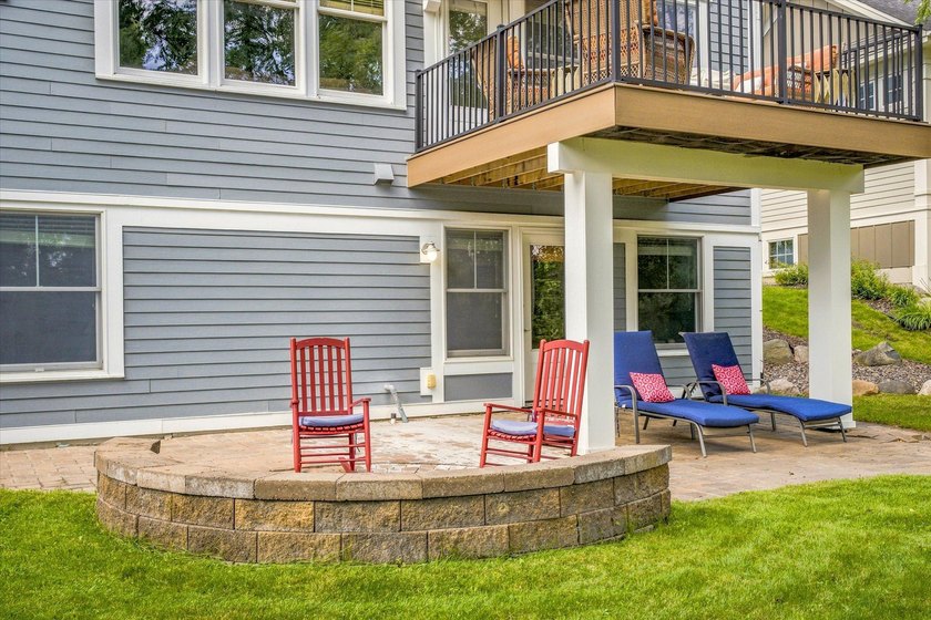 Welcome to this charming 4-bedroom, 4-bathroom home located on a - photo 43