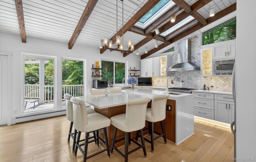 Beautiful Expansive Ponderosa Ranch in the desirable West Hills - photo 13