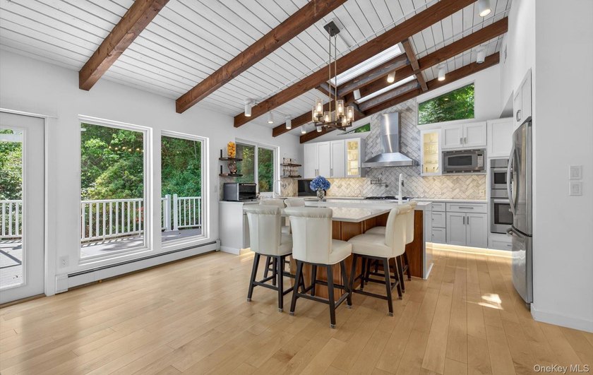 Beautiful Expansive Ponderosa Ranch in the desirable West Hills - photo 14