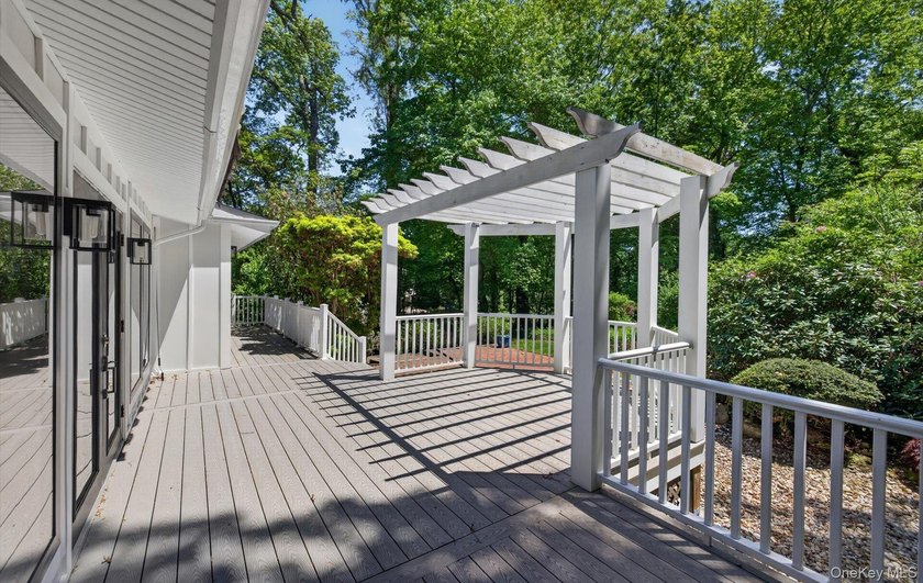 Beautiful Expansive Ponderosa Ranch in the desirable West Hills - photo 36