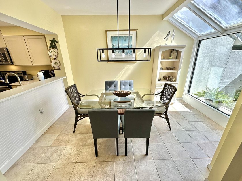 This beautiful Beachwalk Villa is being sold fully furnished and - photo 5