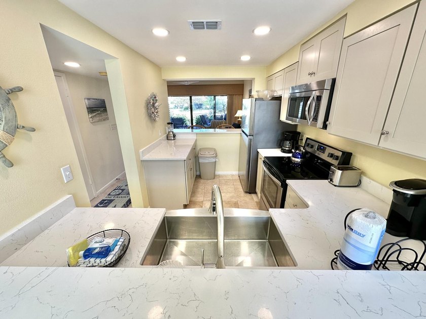 This beautiful Beachwalk Villa is being sold fully furnished and - photo 10