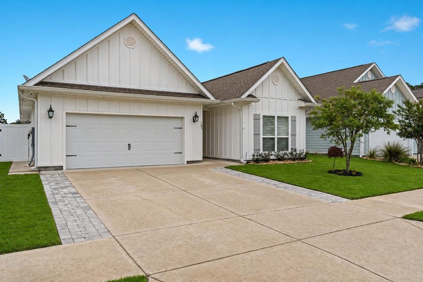 Welcome to a beautifully maintained residence in the heart of - photo 3