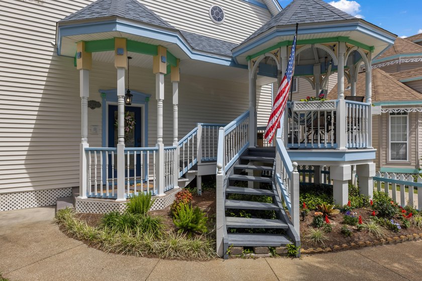 Seller is MOTIVATED!! BRING ALL OFFERS! Welcome to this unique - photo 5
