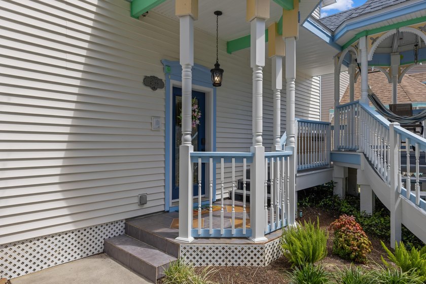Seller is MOTIVATED!! BRING ALL OFFERS! Welcome to this unique - photo 9