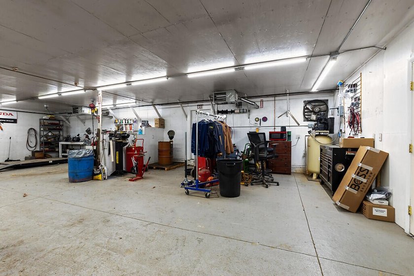 Unlock the potential of this well-maintained commercial property - photo 32