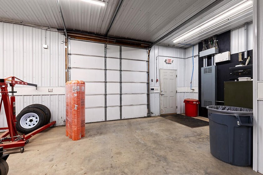 Unlock the potential of this well-maintained commercial property - photo 37
