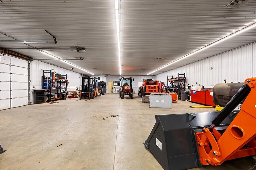 Unlock the potential of this well-maintained commercial property - photo 39