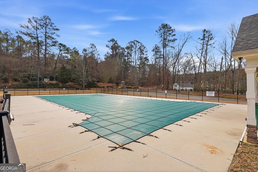 Built in 2005, this 1,551 sq. ft. 2-story townhome features 3 - photo 8