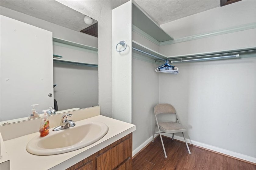 Discover an incredible investment opportunity in the heart of - photo 26
