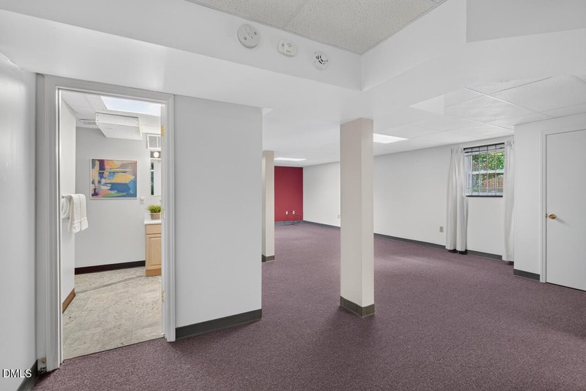 Built in 1962, this beautifully maintained home is a testament - photo 31
