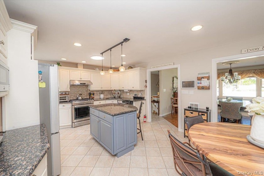 Don't miss this Diamond in the rough which features a Bay Shore - photo 6