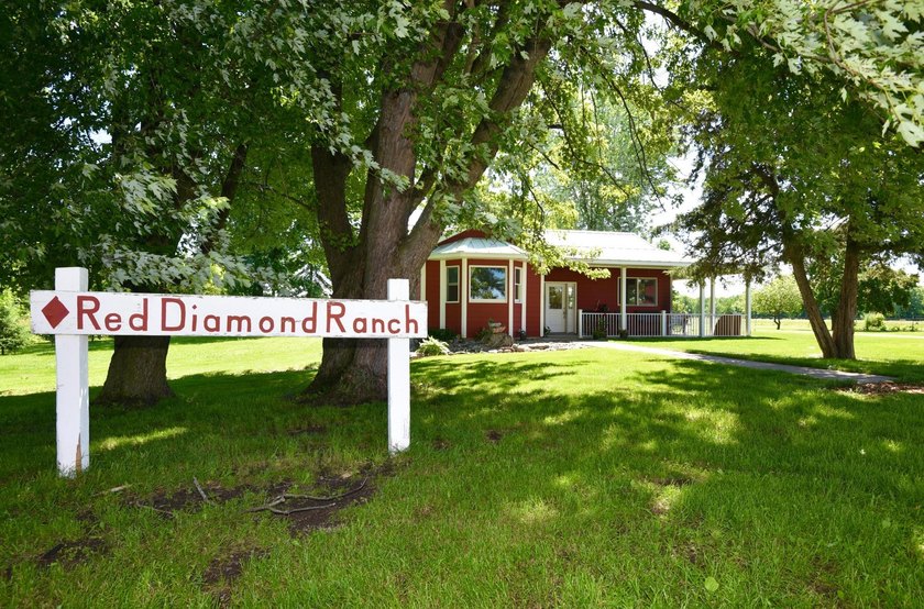 Classic Hobby Farm &amp; Equestrian Property on Beautiful - photo 2