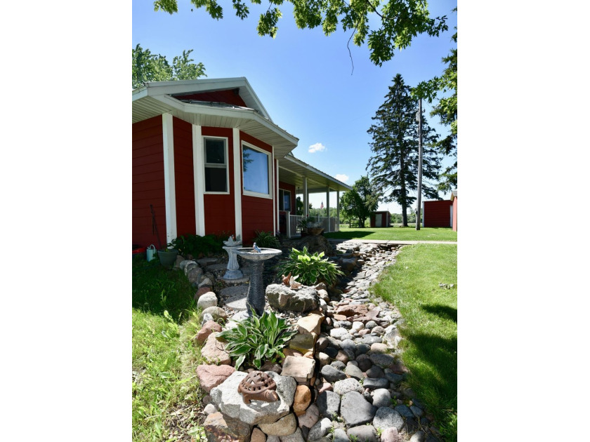Classic Hobby Farm &amp; Equestrian Property on Beautiful - photo 3