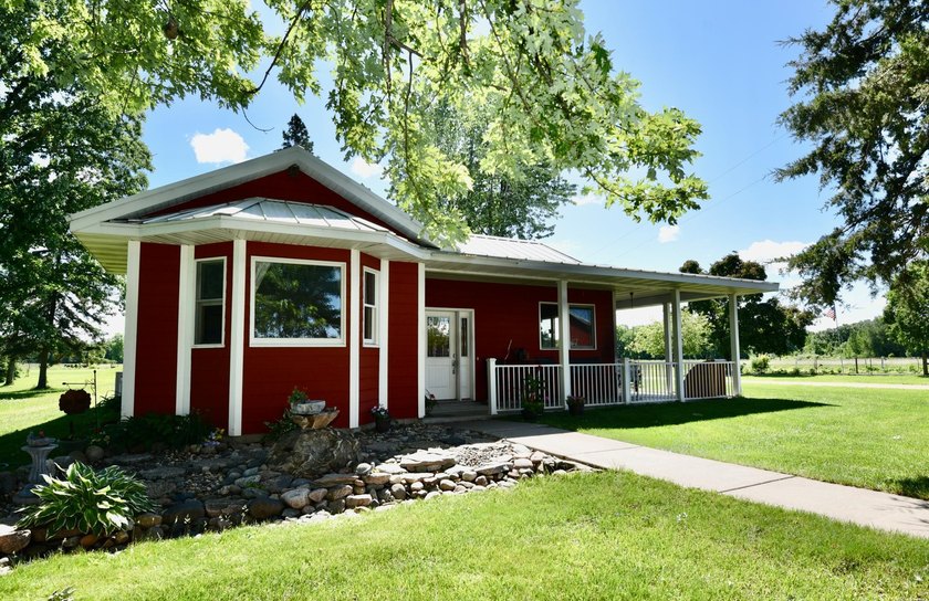 Classic Hobby Farm &amp; Equestrian Property on Beautiful - photo 4