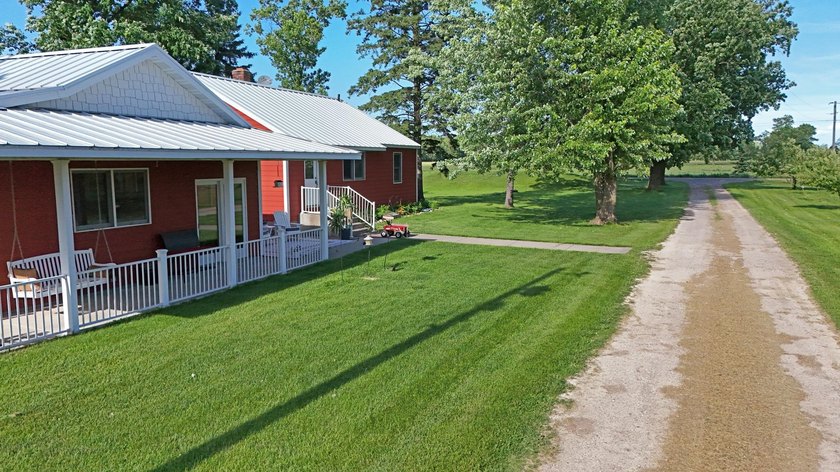 Classic Hobby Farm &amp; Equestrian Property on Beautiful - photo 8