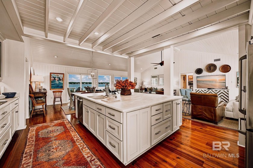Experience the best of Gulf Coast living in this completely - photo 18