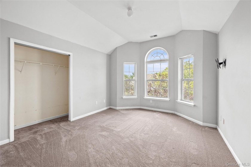 Spacious Post-Modern residence set on over a half-acre in the - photo 38