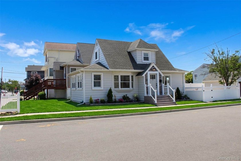 Welcome to this beautifully renovated home offering the perfect - photo 2