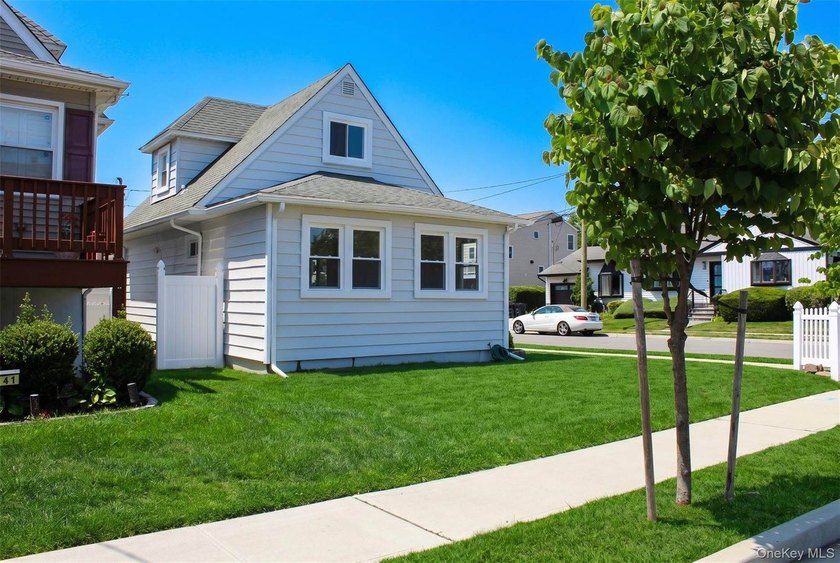 Welcome to this beautifully renovated home offering the perfect - photo 6