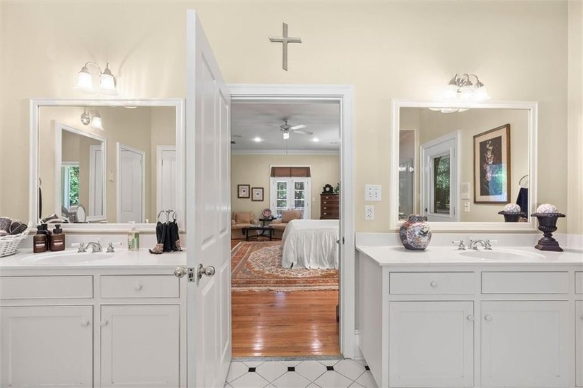 Stately southern elegance situated on a lush 2.6 acre wooded lot - photo 21