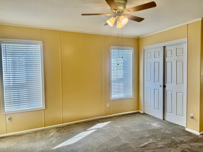 Fabulous 2021 1056 Sq ft 2 bedroom, 2 full bath mobile home in - photo 22