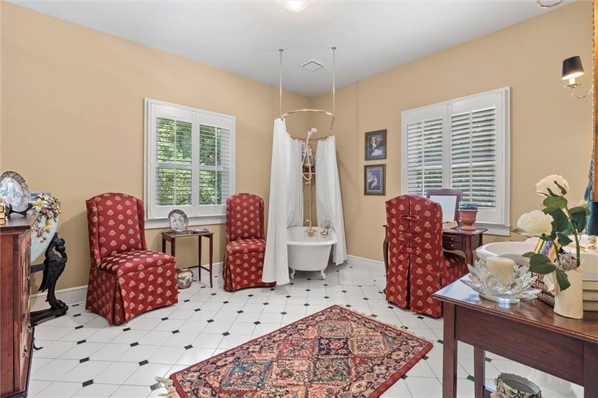 Stately southern elegance situated on a lush 2.6 acre wooded lot - photo 26