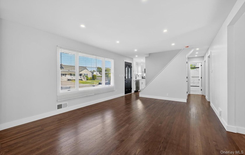 Beautifully renovated expanded Cape in the heart of West - photo 10