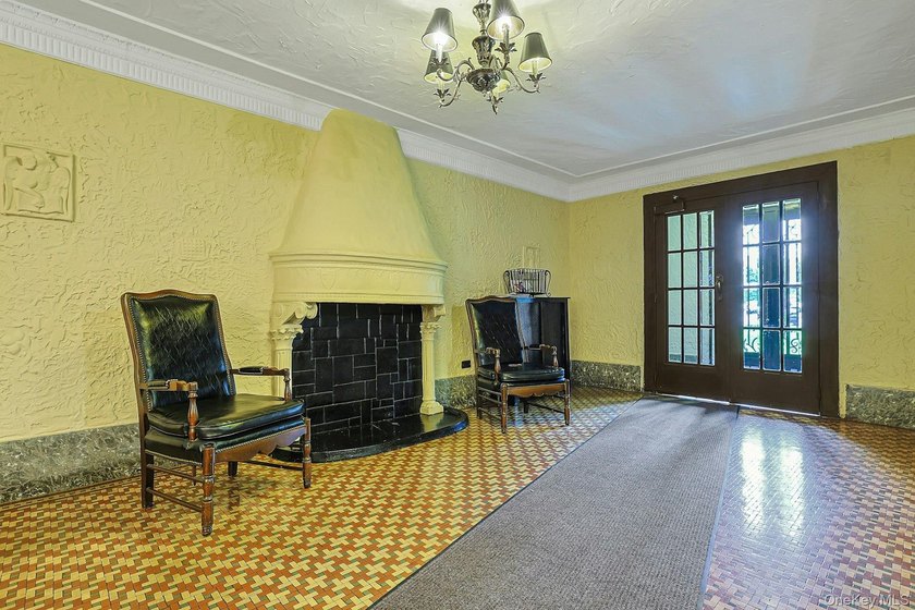 Located in the well-established Wykagyl Gardens community, this - photo 3