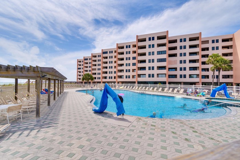 Jetty East is a Gated 6-story midrise with under building - photo 14