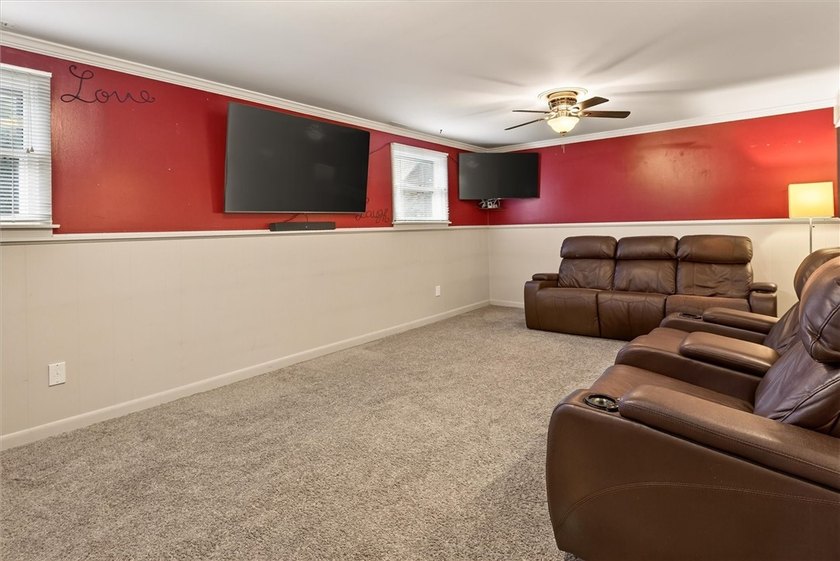 Welcome home to this spacious 3-bedroom, 1.5-bath split-level - photo 26