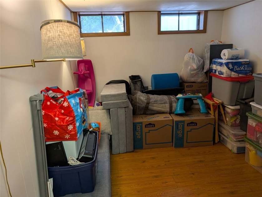 Welcome home to this spacious 3-bedroom, 1.5-bath split-level - photo 43