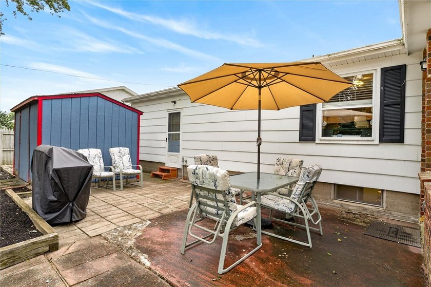 Welcome home to this spacious 3-bedroom, 1.5-bath split-level - photo 46