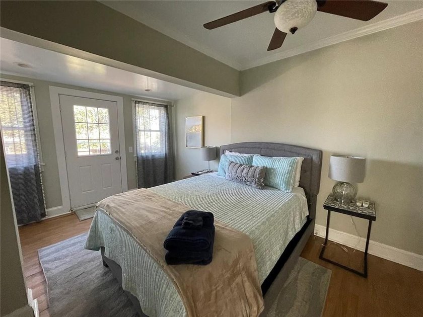 Incredible downtown location! Steps away from downtown Newport - photo 19