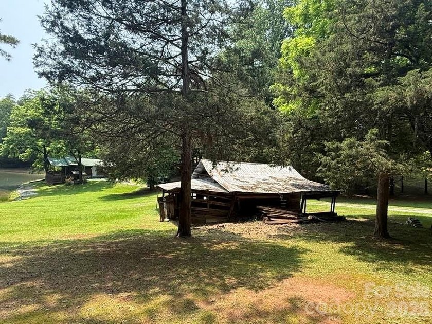 Escape to your own private mountain retreat! Nestled on 3.83 - photo 20