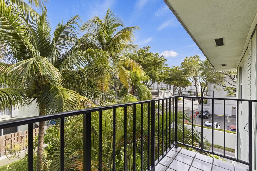 Rarely available! This stunning 2-bedroom, 2-bath corner unit in - photo 24
