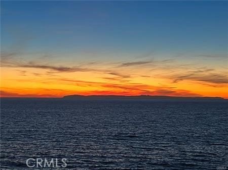 Panoramic Catalina Island views from this turn-key, SINGLE-LEVEL - photo 11