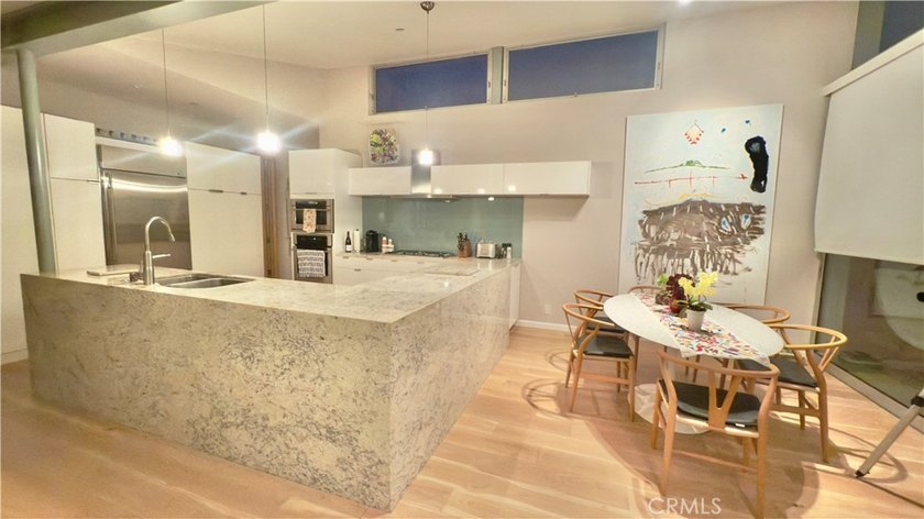 Panoramic Catalina Island views from this turn-key, SINGLE-LEVEL - photo 15