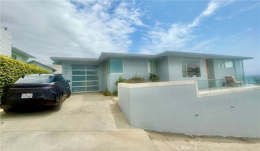 Panoramic Catalina Island views from this turn-key, SINGLE-LEVEL - photo 21