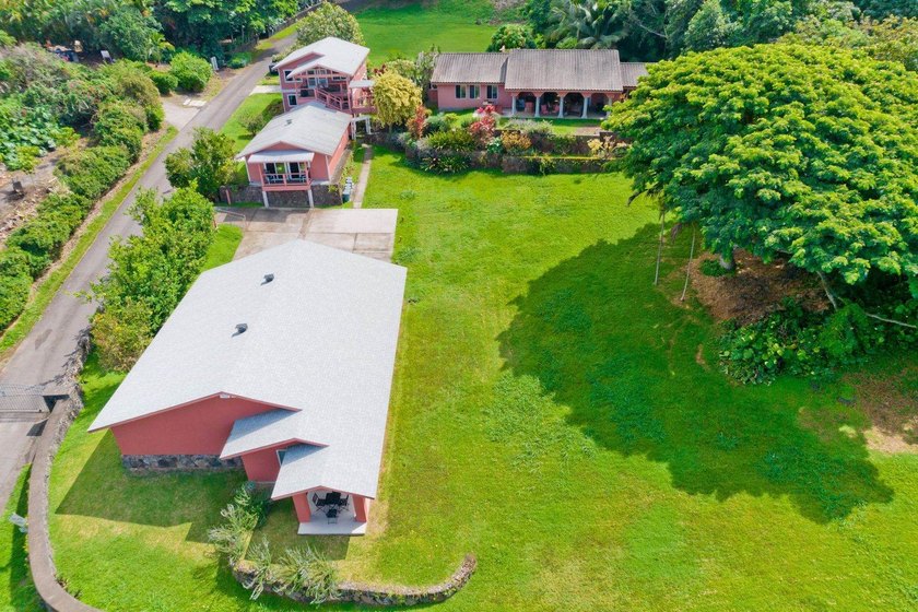 Almost 9,000 square feet under roof! 1.12 acre home with a 6-8 - photo 3