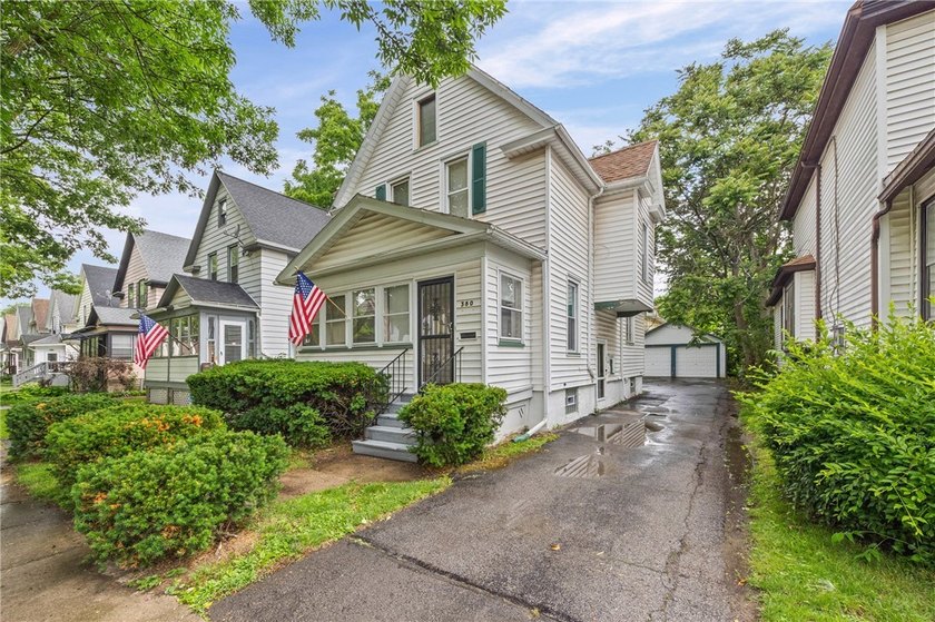 OPPORTUNITY! Welcome to this charming home conveniently located - photo 3