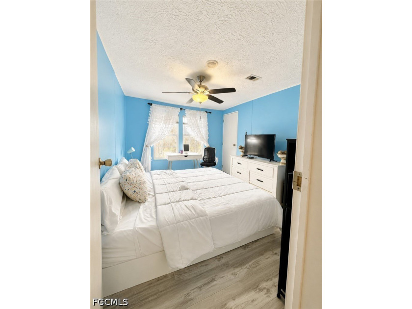 Welcome to your own private retreat, perfectly situated just - photo 12