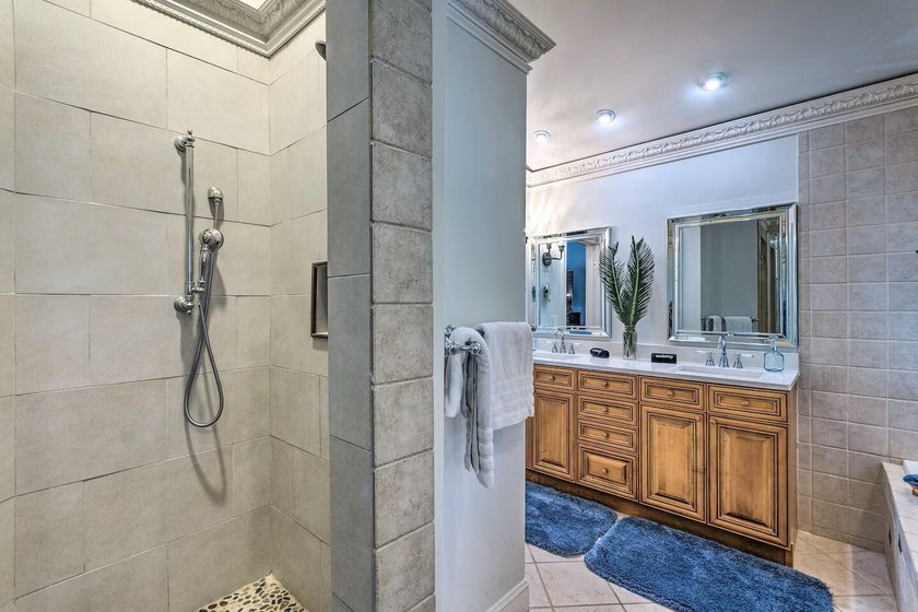 Turnkey, fully furnished and income-producing, this Destin - photo 9