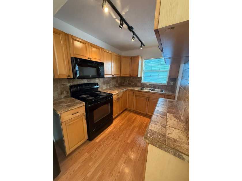 Welcome to this 1 bedroom, 1-bathroom condo located in Kentwood - photo 11