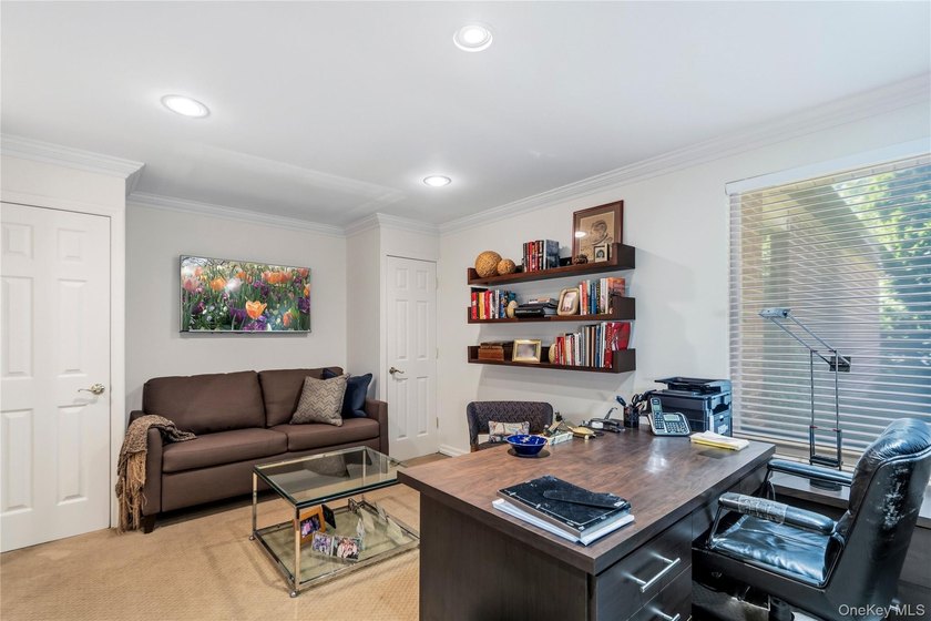Nestled on a quiet cul-de-sac within the prestigious Estates I - photo 15